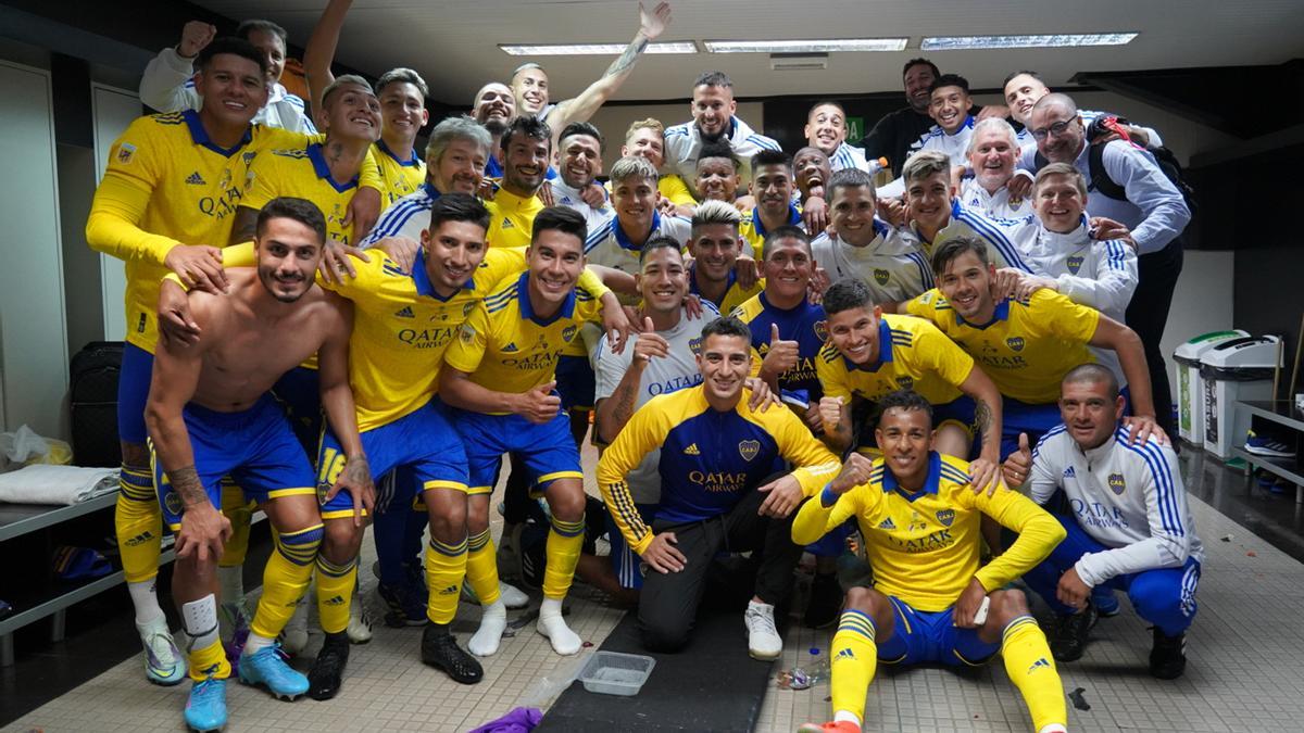 La plantilla de Boca celebra su triunfo en el Monumental