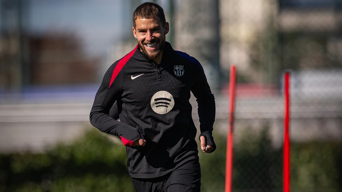 Iñigo Martínez hace parte del entrenamiento con el resto del grupo