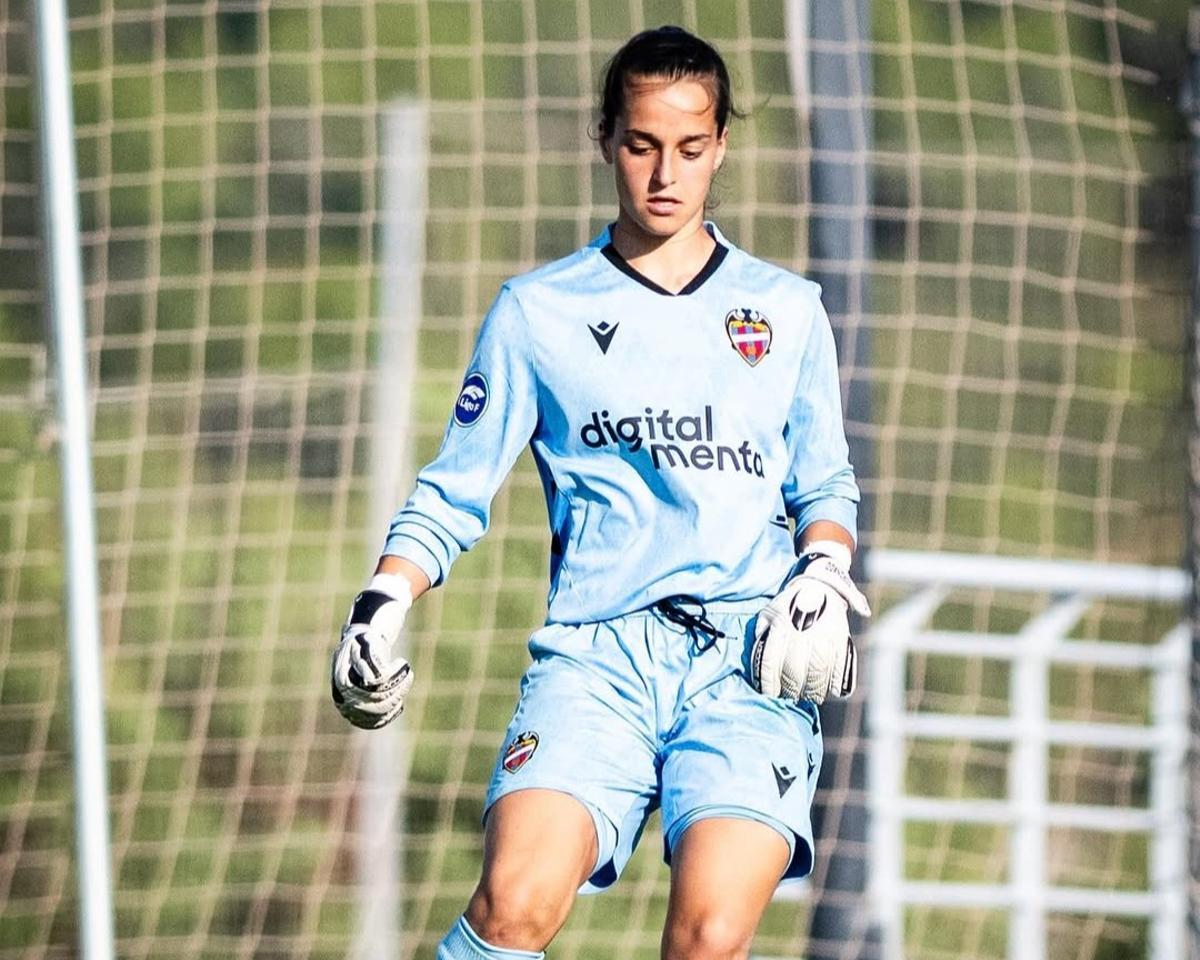 Laura Coronado en un partido del Levante UD