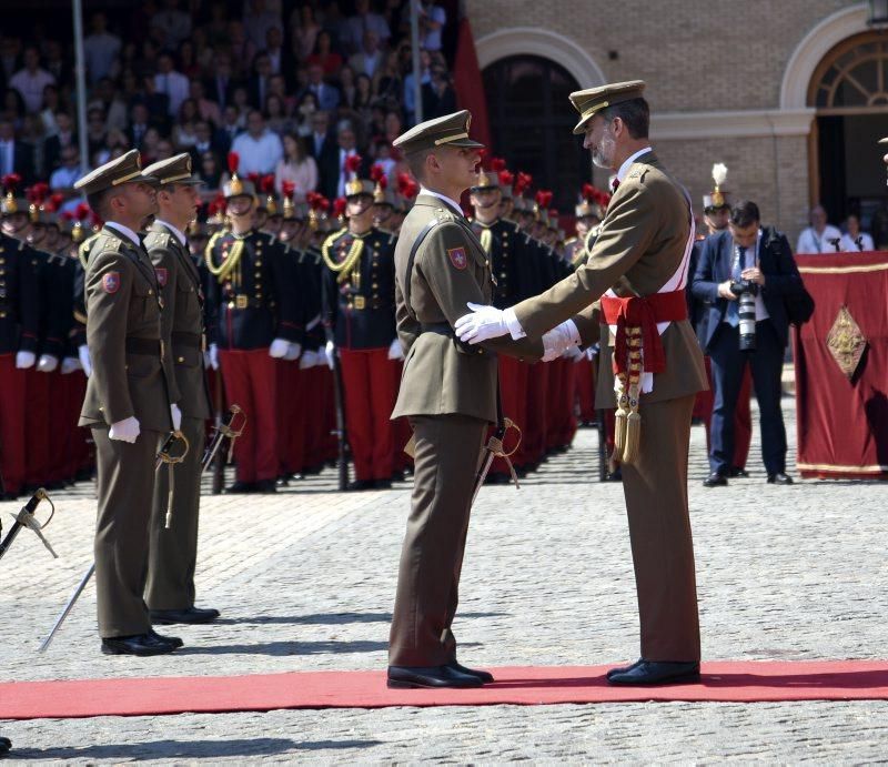 Visita de Felipe VI a la Academia General Militar de Zaragoza