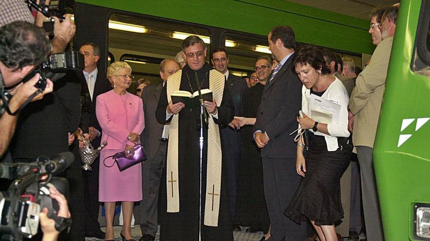  Soler passarà a la història per haver estat l’abat que va rebre i beneir el primer tren del nou cremallera de Montserrat, el 2003 | ARXIU/MARTA PICH