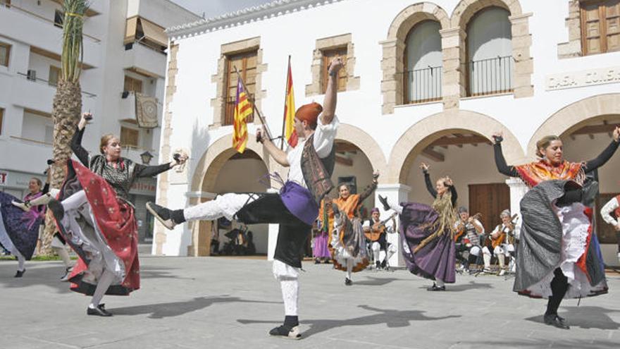 Actuación de un grupo folclórico en Ibiza en una edición pasada del festival Mare Nostrum.