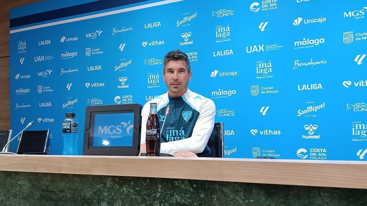 Juanfran Funes, entrenador del Málaga CF, en rueda de prensa.