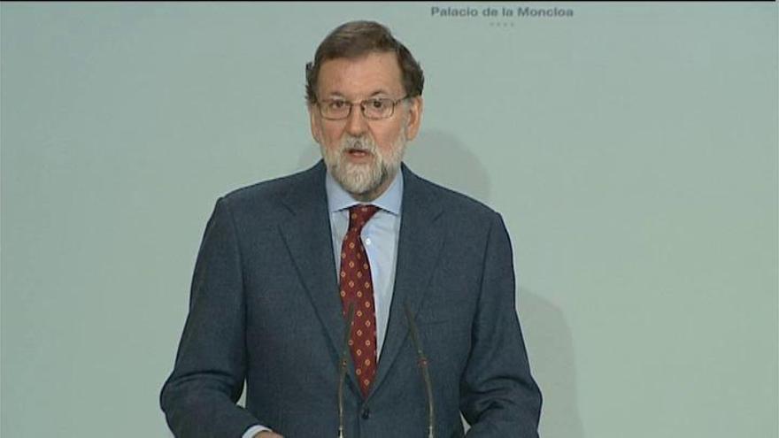 Rajoy tras firmar la subida del salario mínimo: "Es un acuerdo razonable y sostenible"