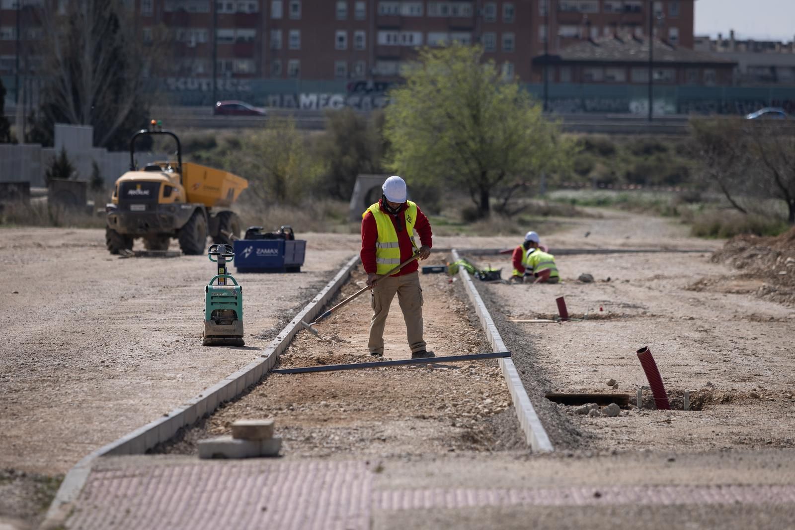 Así evoluciona el montaje de la 'mini' Romareda del Parking Norte