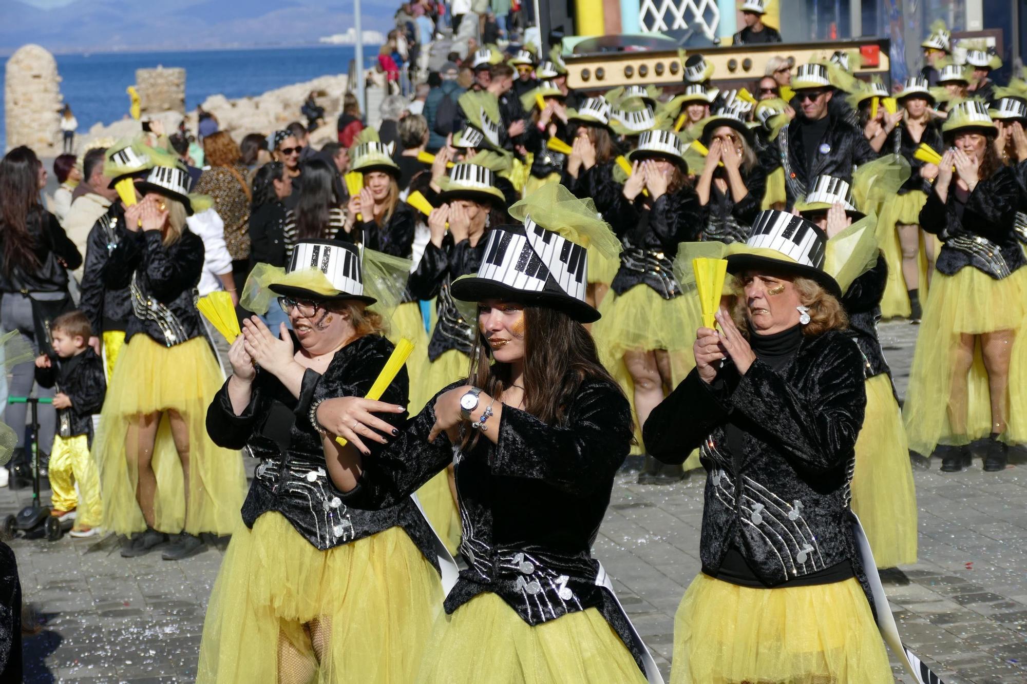 L'Escala s'acoloreix amb la rua de carnaval