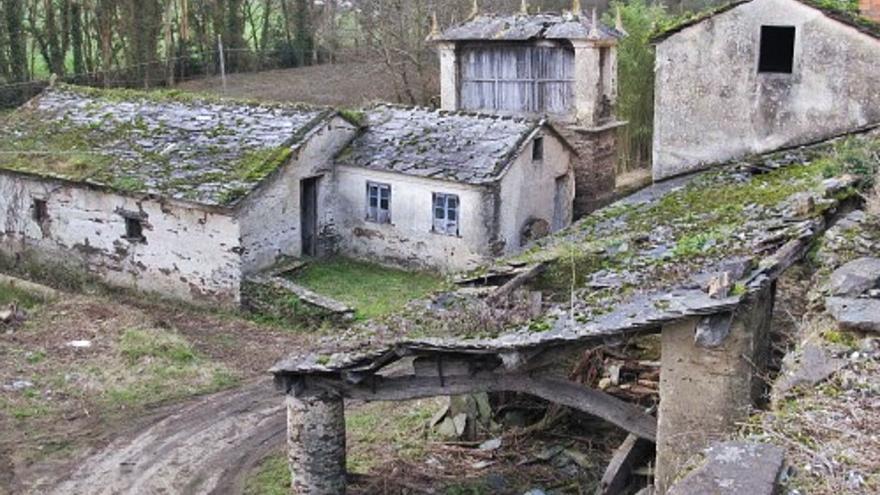 Una aldea abandonada a la semana