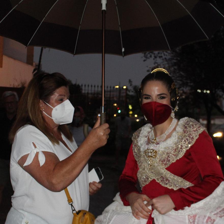 La lluvia irrumpe en la presentación de las candidatas a Falleras Mayores de València 2022