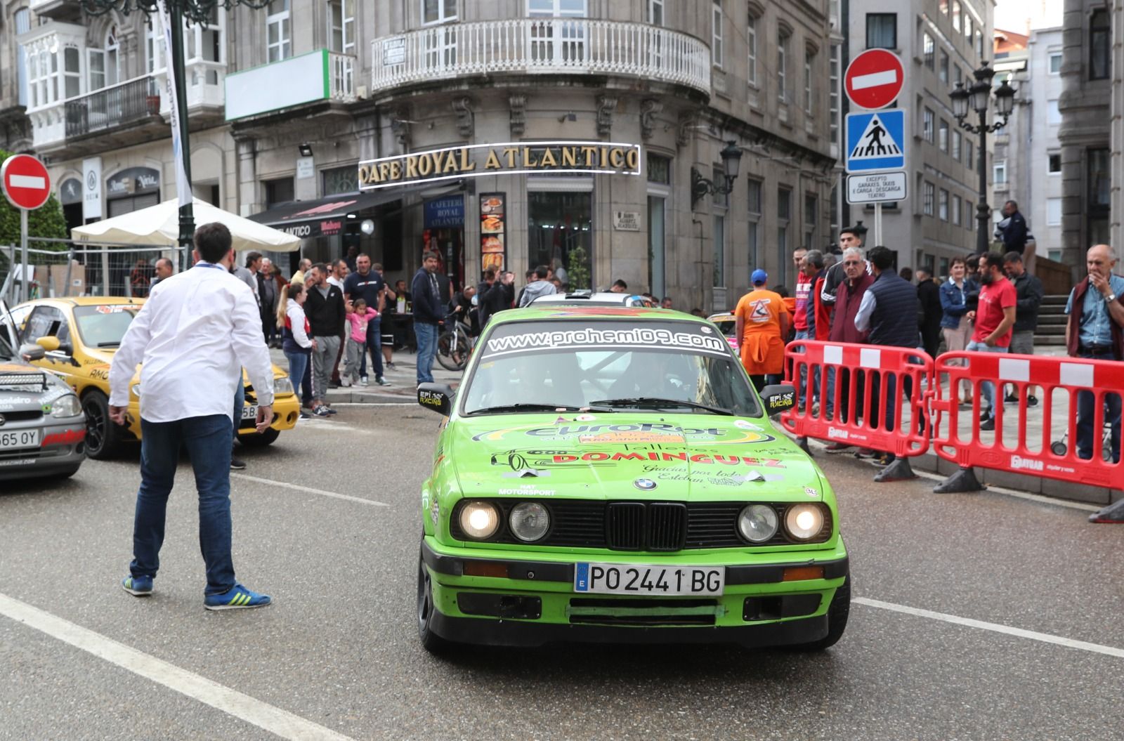 Los motores del Rallye Rías Baixas rugen en el centro de Vigo