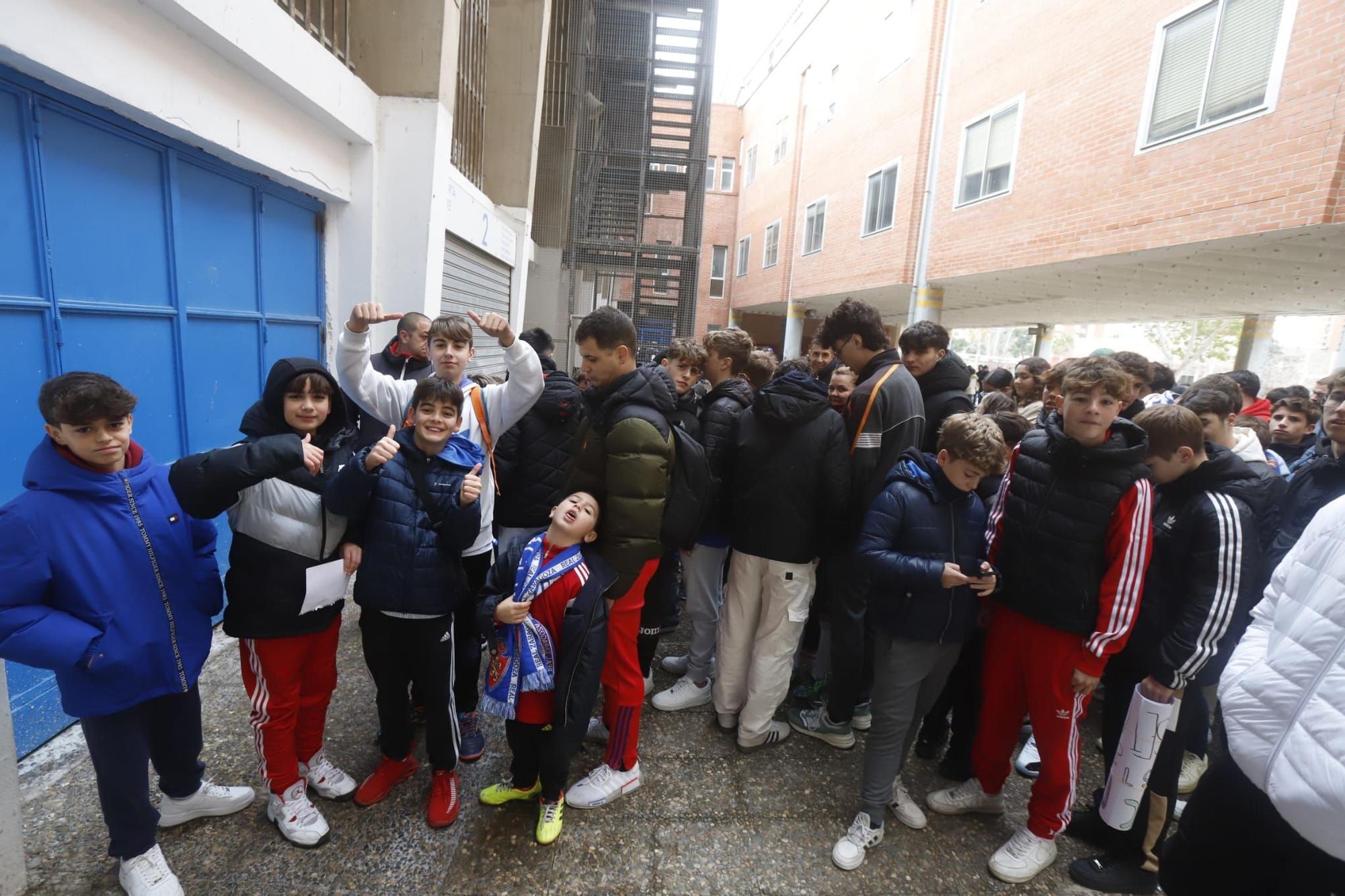 En imágenes | Gran expectación en el entrenamiento a puerta abierta del Real Zaragoza en La Romareda