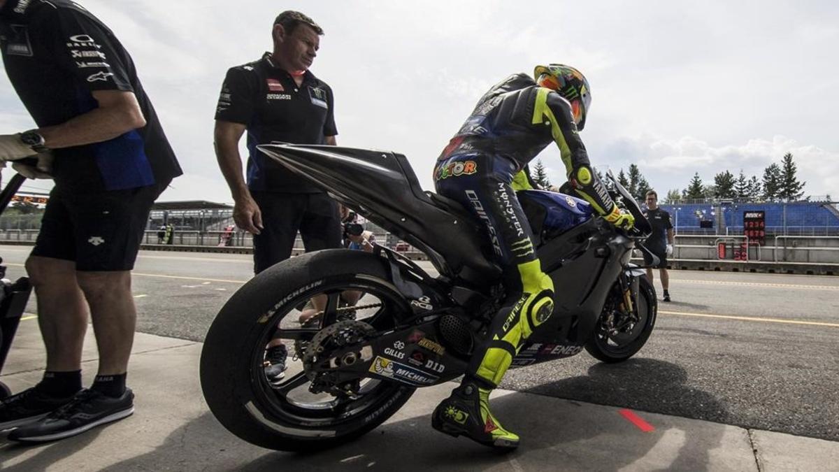 Valentino Rossi ha probado hoy, en Brno, una Yamaha con muchas cosas nuevas de cara al año que viene.