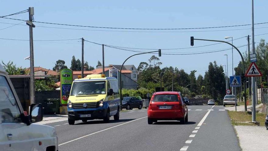 Los semáforos de A Pantrigueira llevan más de una semana sin funcionar. // Noé Parga