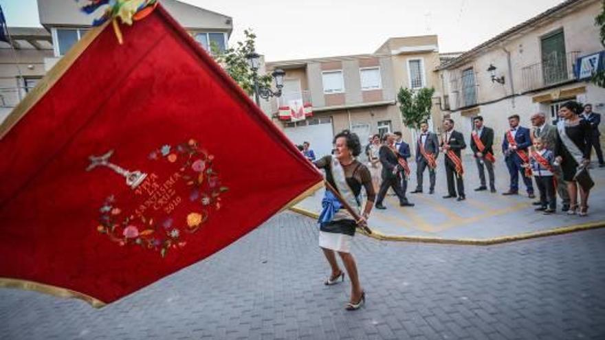 Día grande hoy con la charanga, la procesión y la subasta de banderas