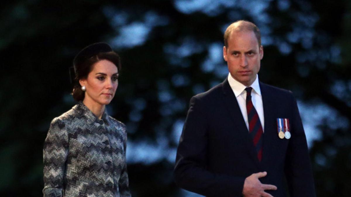 Los duques de Cambridge en la vigilia en el campo de la batalla del Somme