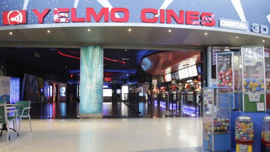 Cines Yelmo en el centro comercial Travesía.