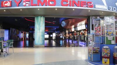 Cines Yelmo, en Centro Comercial Travesía.