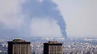 Nueva noche de bombardeos en Teherán y Tel Aviv mientras crece la tensión entre Israel e Irán