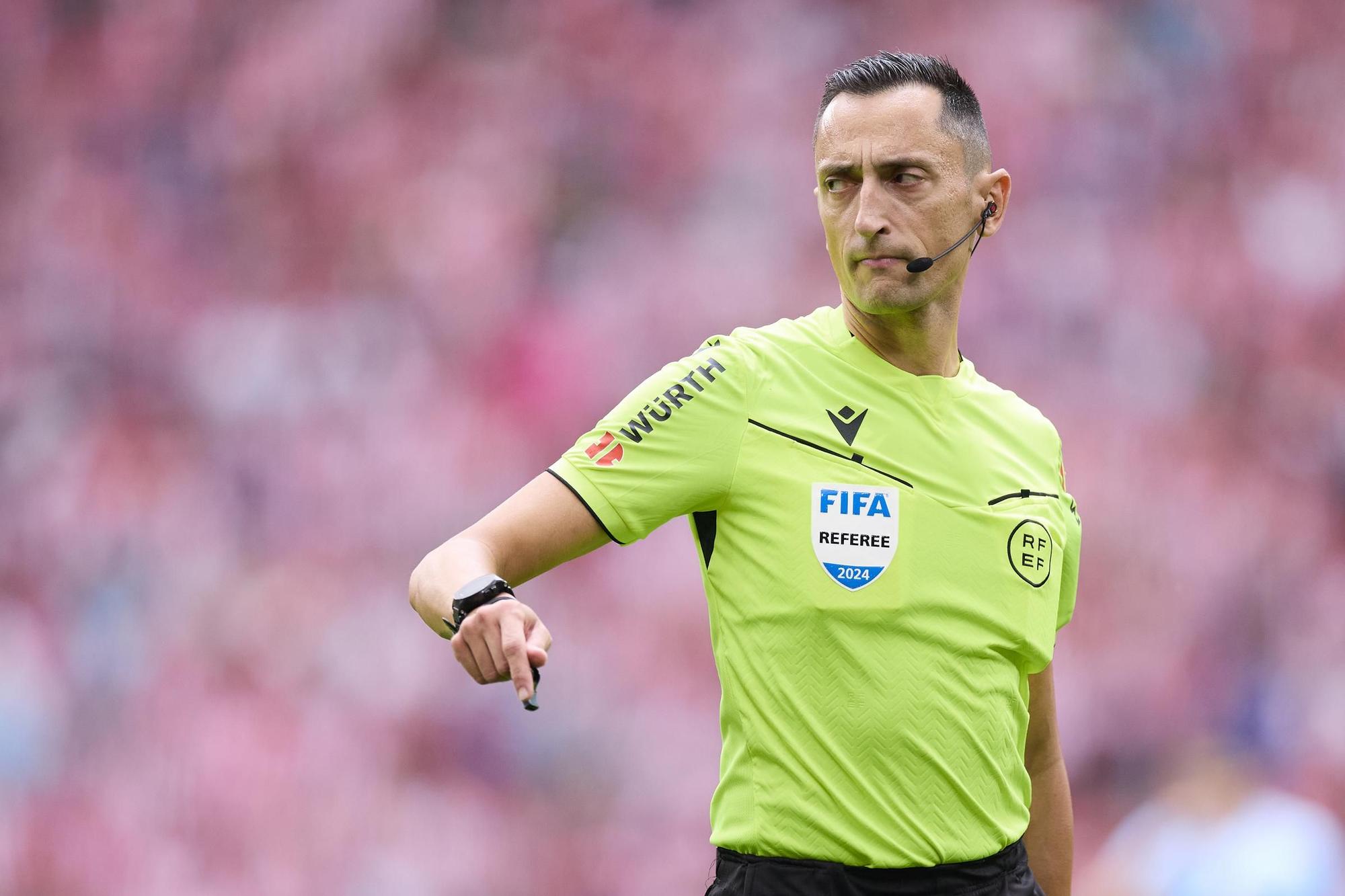 Jose Maria Sanchez Martinez reacts during the LaLiga EA Sports match between Athletic Club and RC Celta de Vigo at San Mames on September 22, 2024, in Bilbao, Spain. AFP7 22/09/2024 ONLY FOR USE IN SPAIN. Ricardo Larreina / AFP7 / Europa Press;2024;SPAIN;Soccer;Sport;ZSOCCER;ZSPORT;Athletic Club de Bilbao v RC Celta de Vigo- La Liga EA Sports