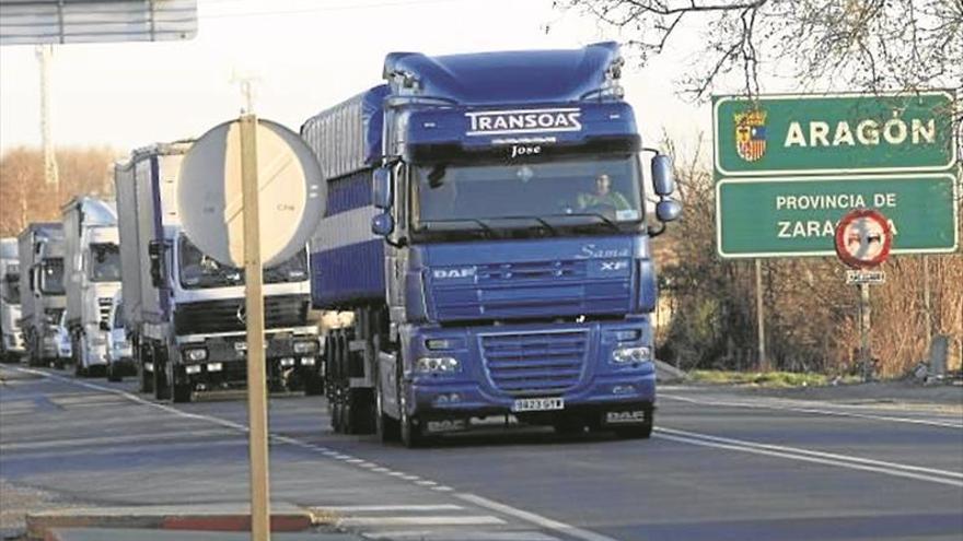 Los empresas de transporte alertan del déficit de camioneros en Aragón