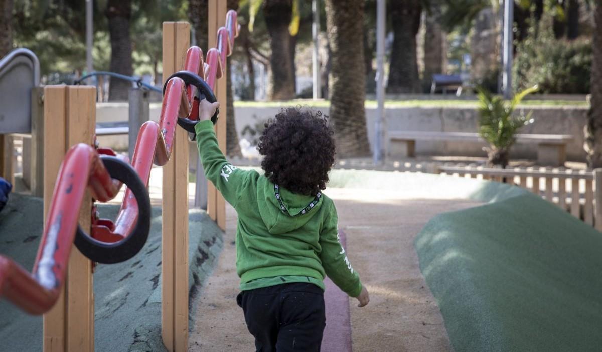 Esplugues posa en marxa un nou cicle de tallers sobre criança respectuosa