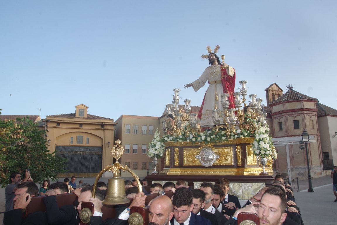 Traslados del Señor de la Cena y la Virgen del Carmen de la Colonia Santa Inés a sus altares del Corpus