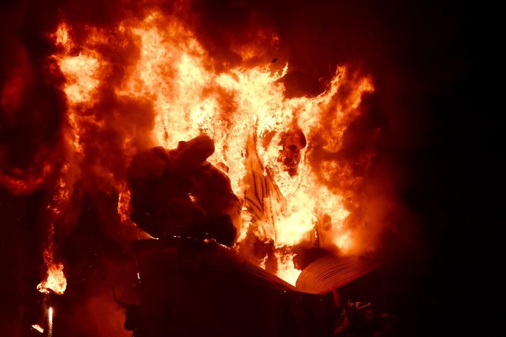 San Juan A Coruña 2019 | Las hogueras queman los malos augurios en la noche más corta del año