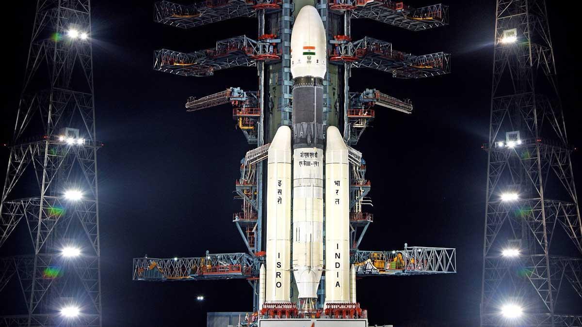 La India suspende su misión al inexplorado polo sur de la Luna.