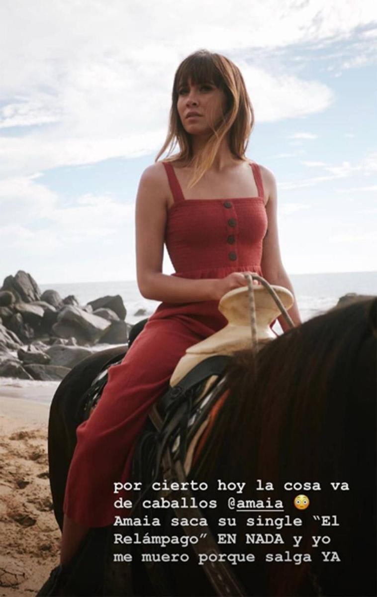 Aitana montando a caballo