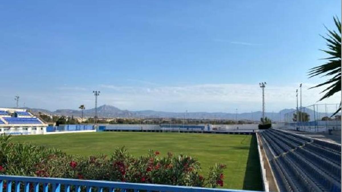 ALICANTE RENOVACIÓN CAMPO | El campo de fútbol Antonio Solana de Alicante  tendrá nueva iluminación
