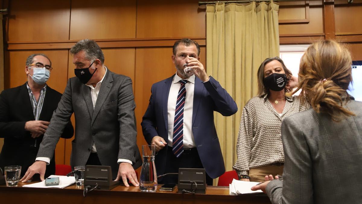 Antonio Álvarez, Manuel Torrejimeno, David Dorado e Isabel Albás, en una imagen de archivo en el Ayuntamiento.