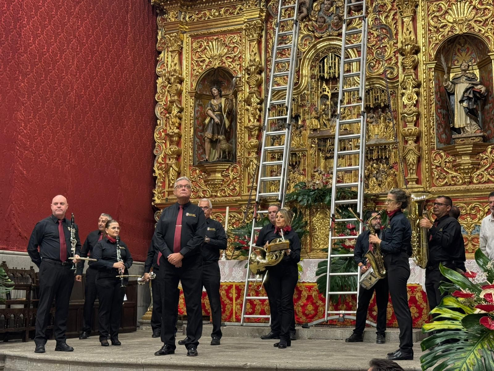 El Santo Cristo de Telde regresa a lo más alto del altar