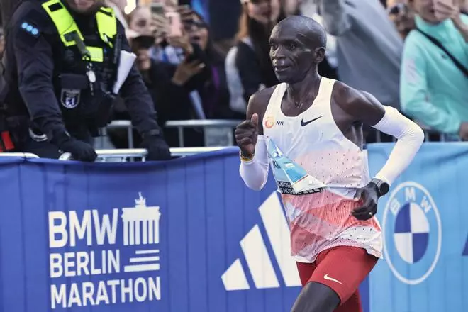 Este fue el efectivo desayuno de Eliud Kipchoge para ganar el Maratón de Berlín de 2023