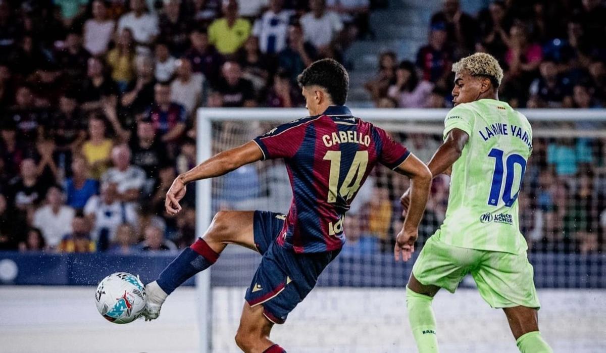 Cabello en el partido contra el Barcelona en el CIutat de València