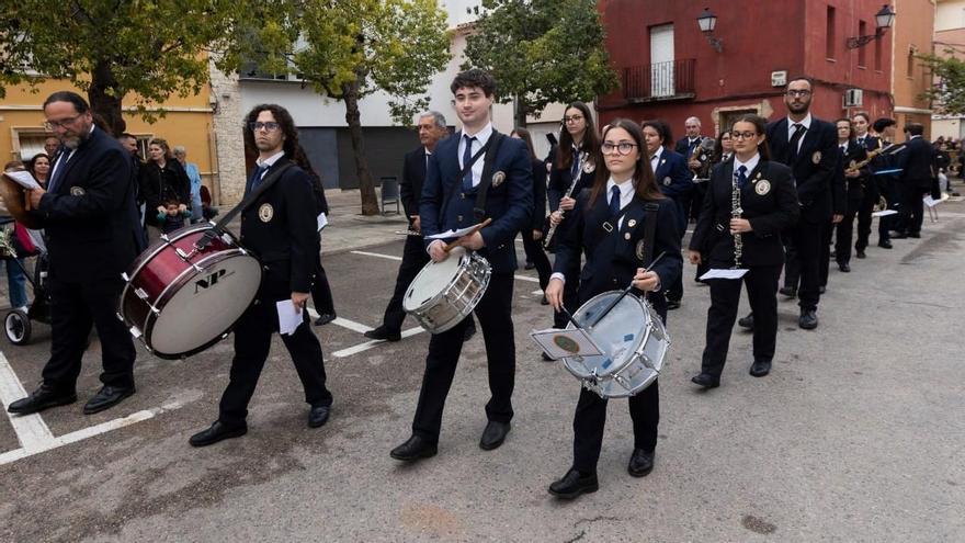 La banda de Beniopa, en una actuación de calle