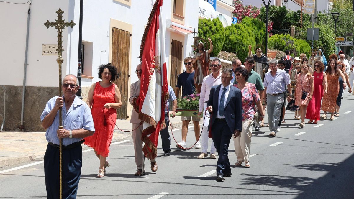 Mira aquí todas las fotos del día grande de las fiestas de Sant Joan