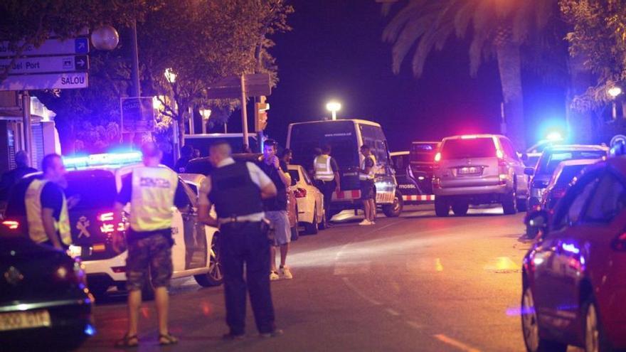 Cinco terroristas abatidos en Cambrils tras un nuevo atropello