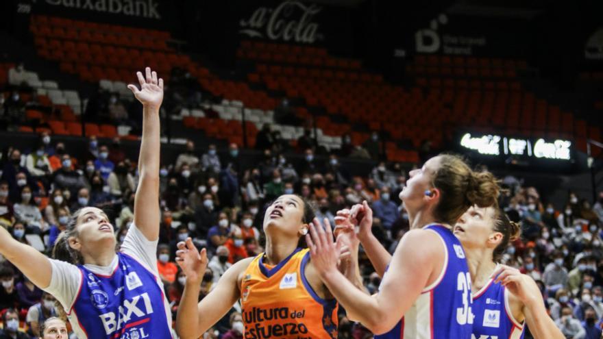 Victoria &#039;taronja&#039; y debut de Noa Djiu (67-52)