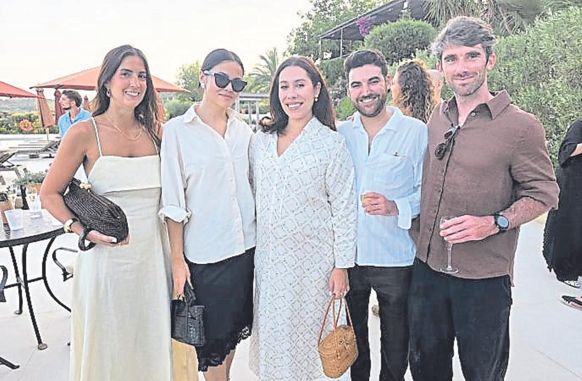 Irene Fernández, Carla Nicieza, Malen Company, Gerard Jaurena y Felix English.