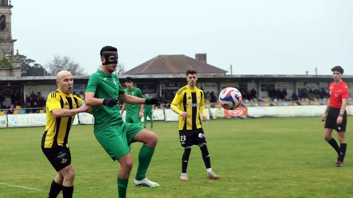 El Ribadumia se aferra a la primera plaza con victoria ante el Arcade