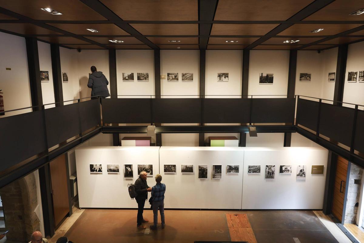 En imágenes: Inauguración de la exposición "Memoria fotográfica de la Asturias franquista"