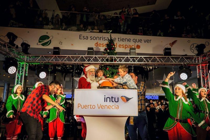 Encendida de luces en los centros comerciales de Zaragoza