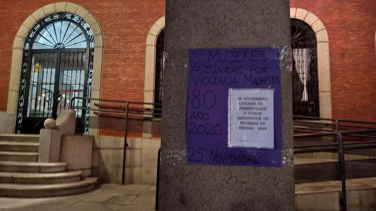 Carteles en Zamora con motivo del Día Internacional contra la Violencia de Género