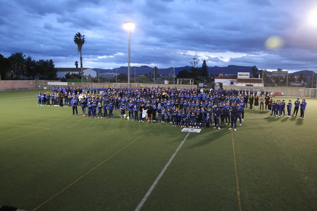 Dolor en el estadio de Sueca por el fallecimiento de un compañero y amigo Dolor en el estadio de Sueca por el fallecimiento de un compañero y amigo