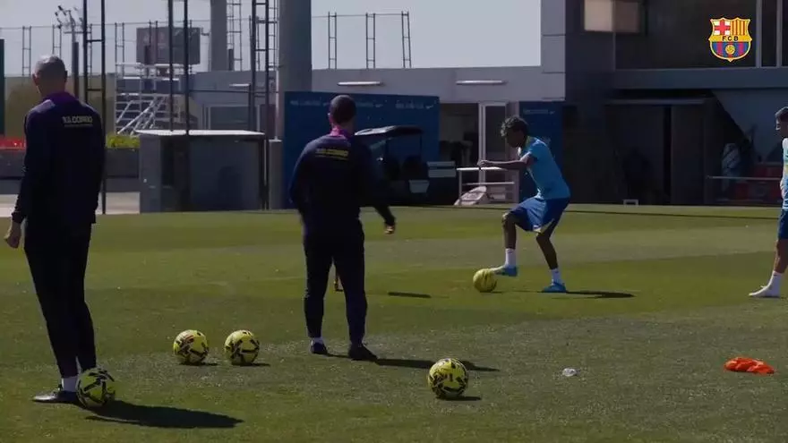 Golazo de Lamine Yamal en el entrenamiento