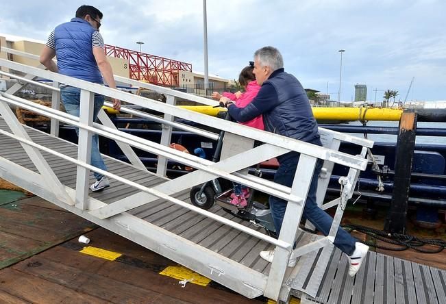 REYES MAGOS LLEGADA BARCO