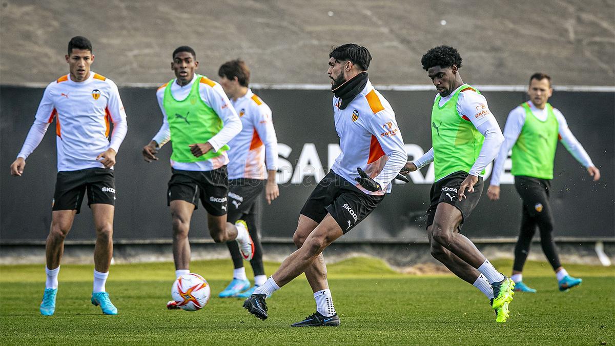 El Valencia se prepara para el partido de ida de semifinales de Copa del Rey