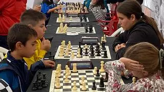 El ajedrez como herramienta terapéutica y educativa: se celebra la II Jornada 'Jaque EMET' en La Rambla (Córdoba)