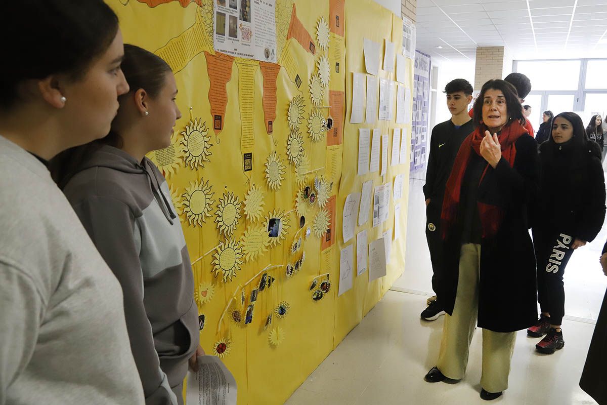 La flamante Medalla de Andalucía Casiana Muñoz visita en Córdoba el IES que lleva su nombre