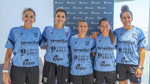 Noelia Ramos, Natalia Ramos, Aithiara Carballo, Pisco y Patri Gavira. | E.D.
