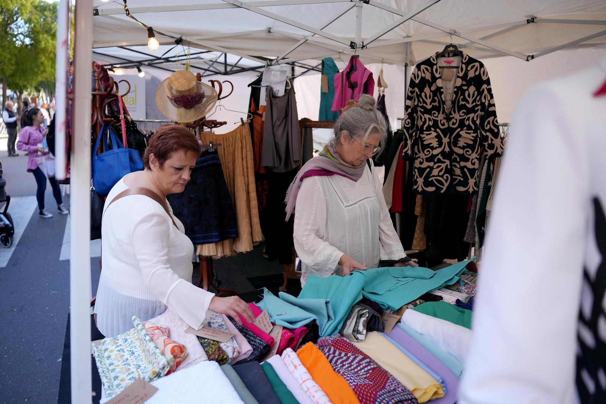 Santa Rosa y Valdeolleros sacan sus comercios a la calle
